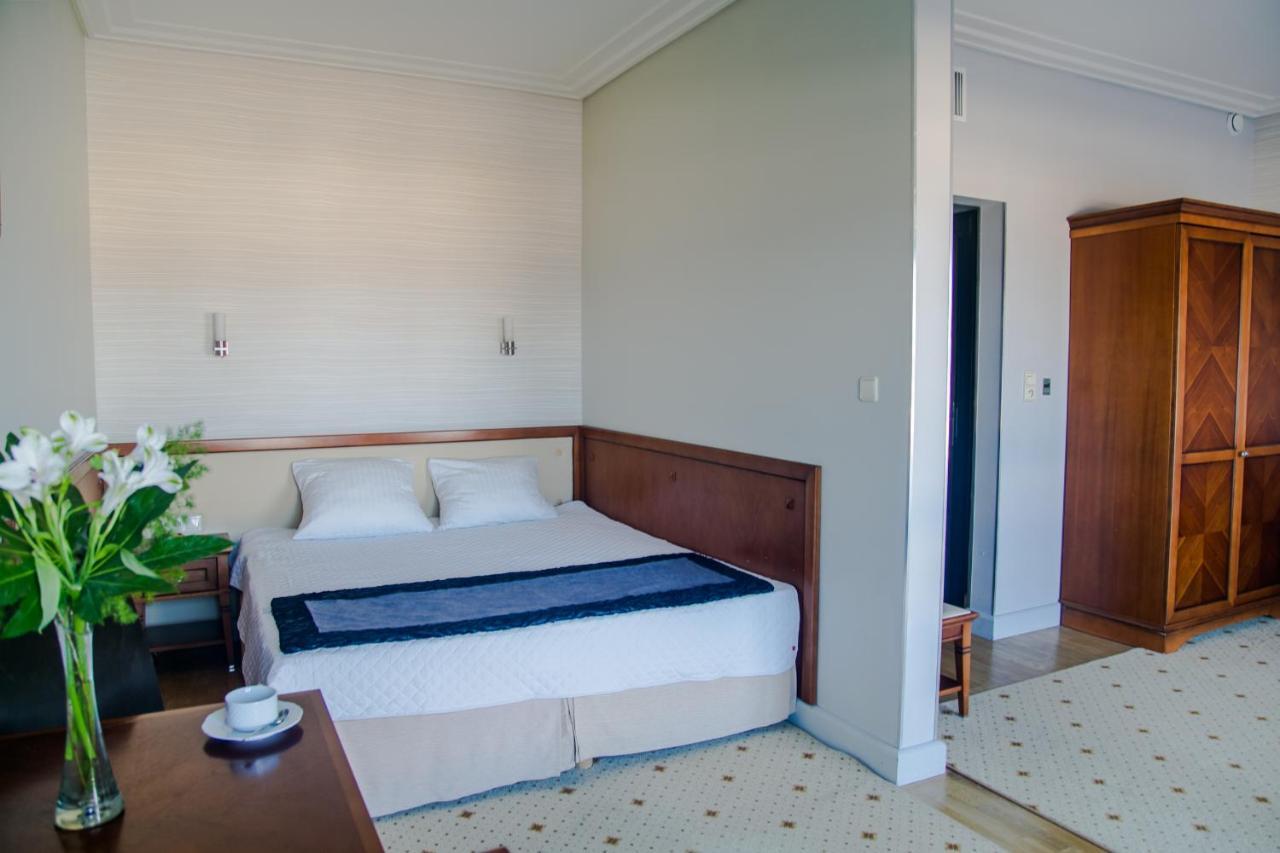 Hotel Apollo Darlowko Ngoại thất bức ảnh