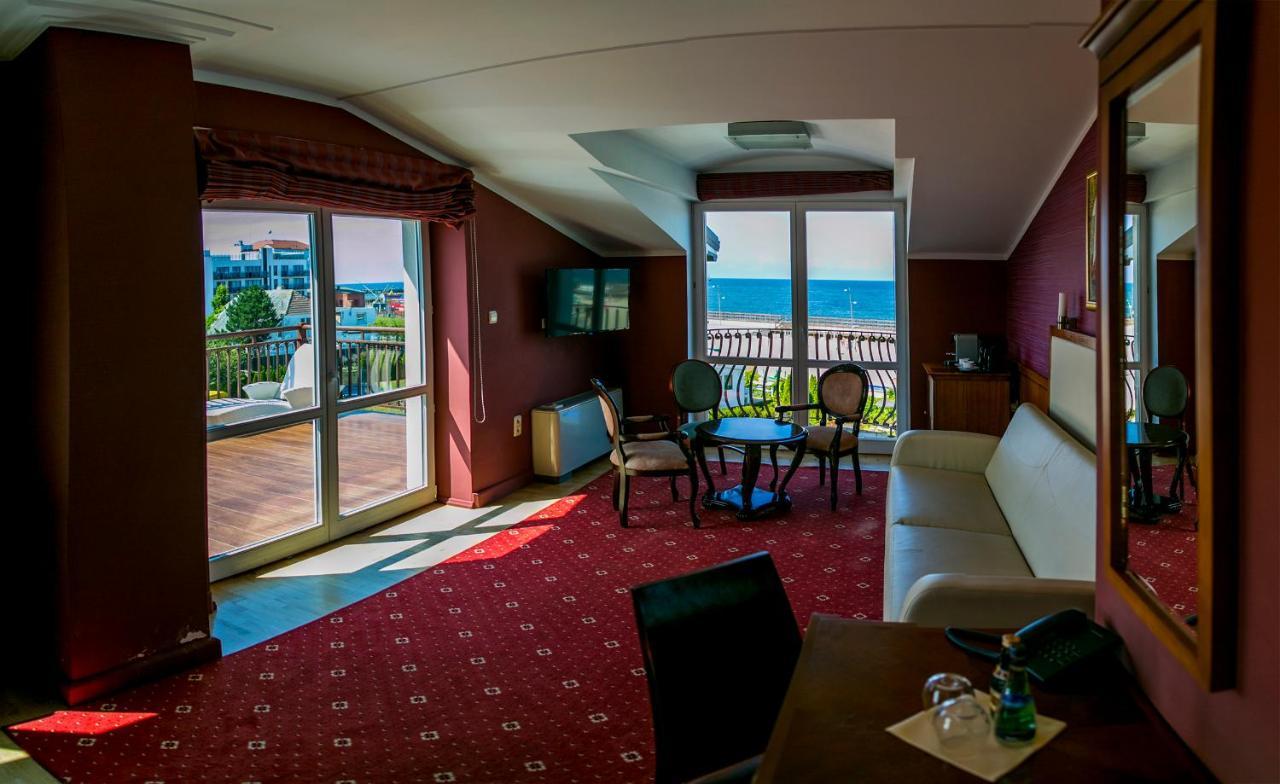 Hotel Apollo Darlowko Ngoại thất bức ảnh