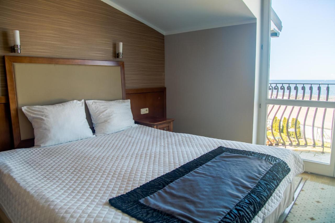 Hotel Apollo Darlowko Ngoại thất bức ảnh