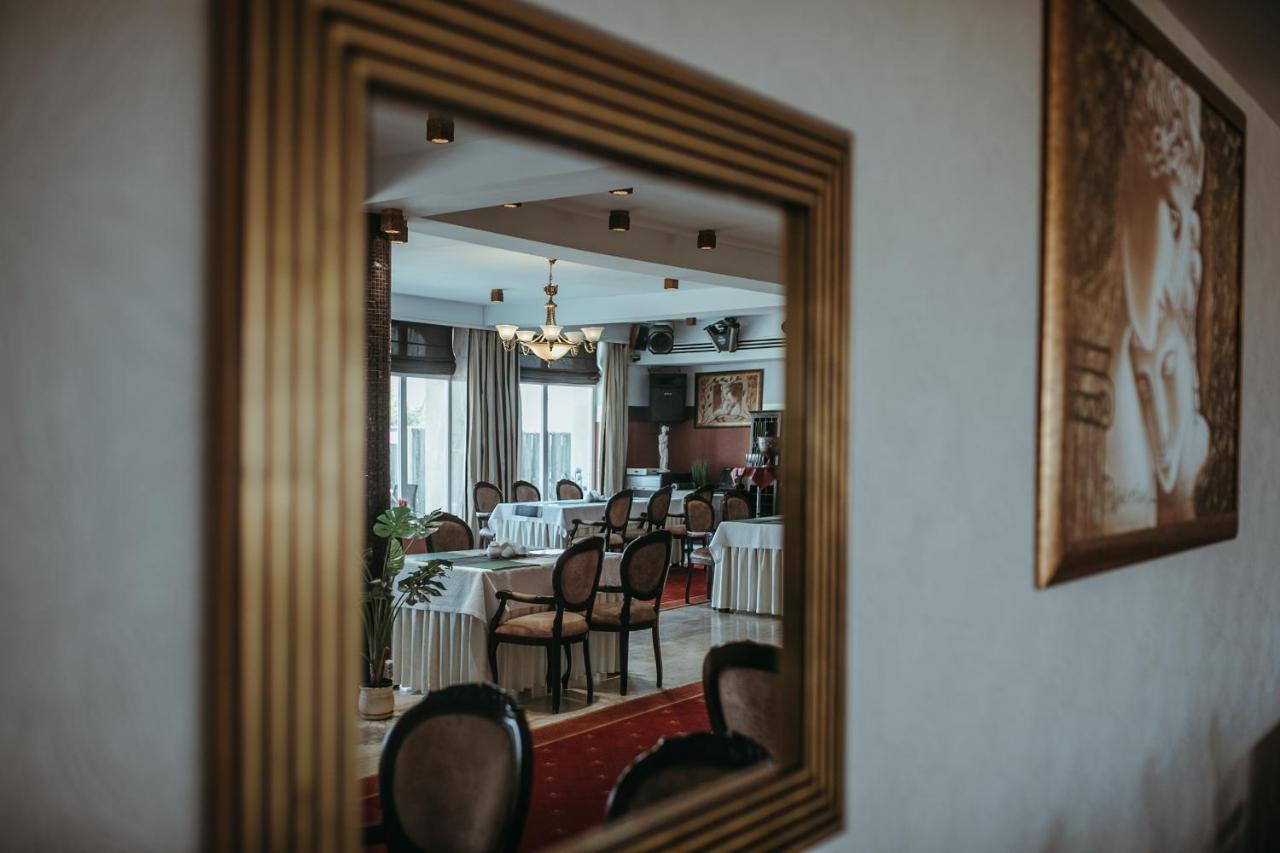 Hotel Apollo Darlowko Ngoại thất bức ảnh