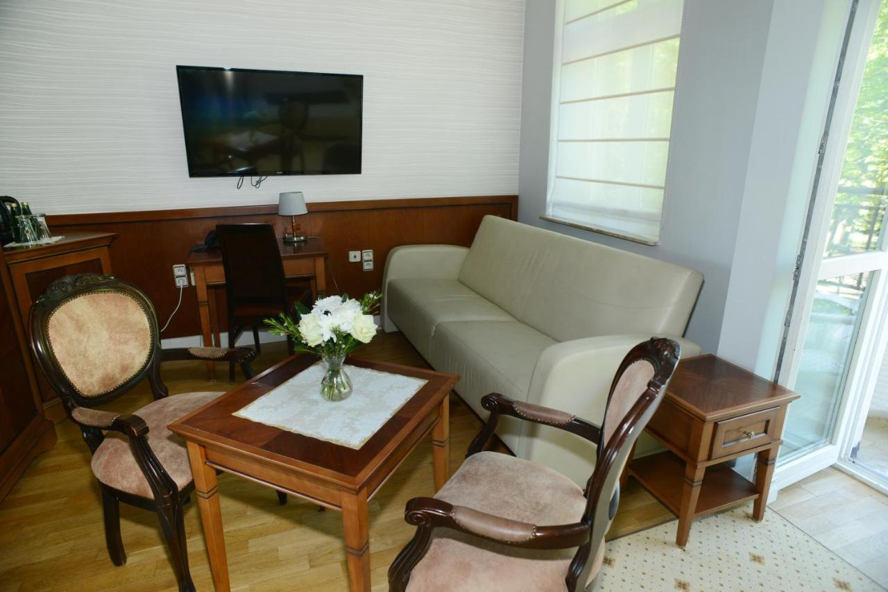 Hotel Apollo Darlowko Ngoại thất bức ảnh