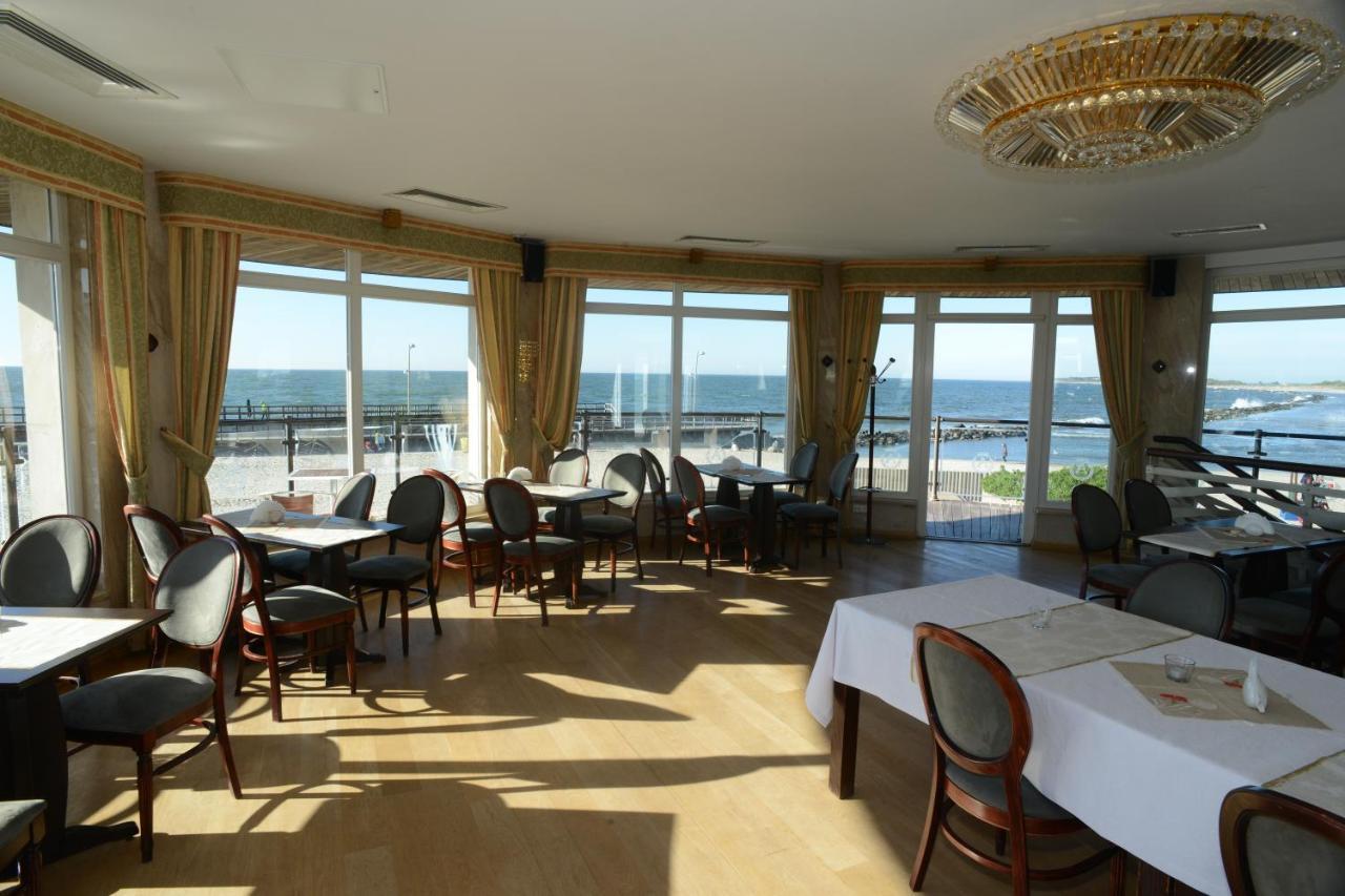 Hotel Apollo Darlowko Ngoại thất bức ảnh